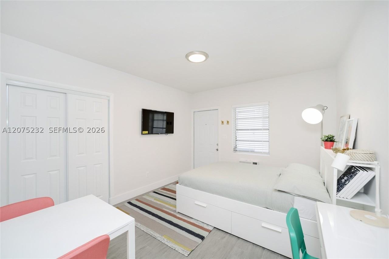770 Ne 123rd St #20 - Photo 4 of 9