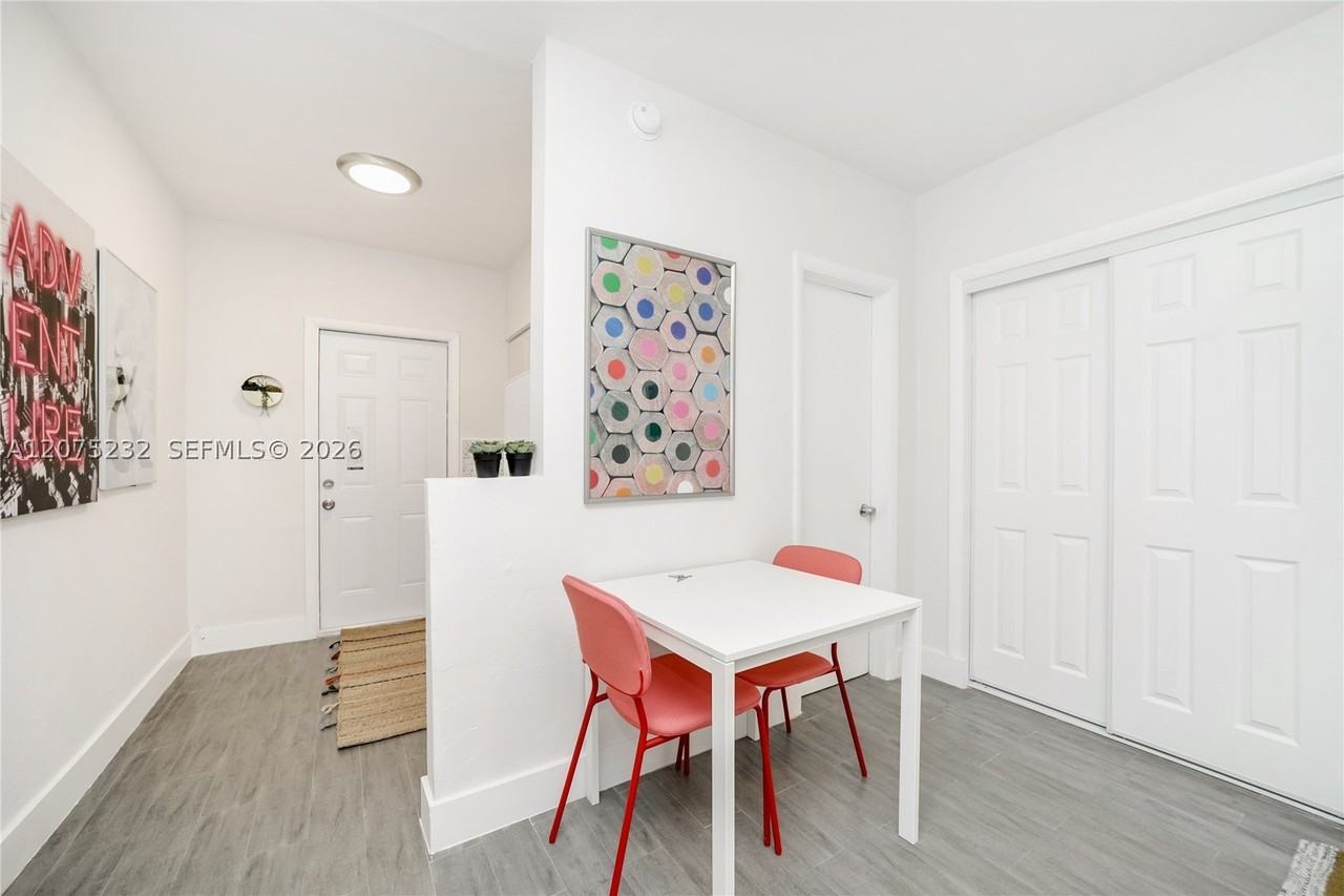 770 Ne 123rd St #20 - Photo 5 of 9