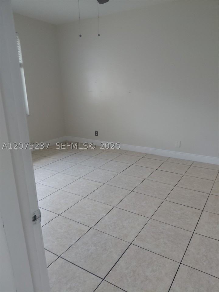 5495 Nw 10th Ct #304 - Photo 7 of 9