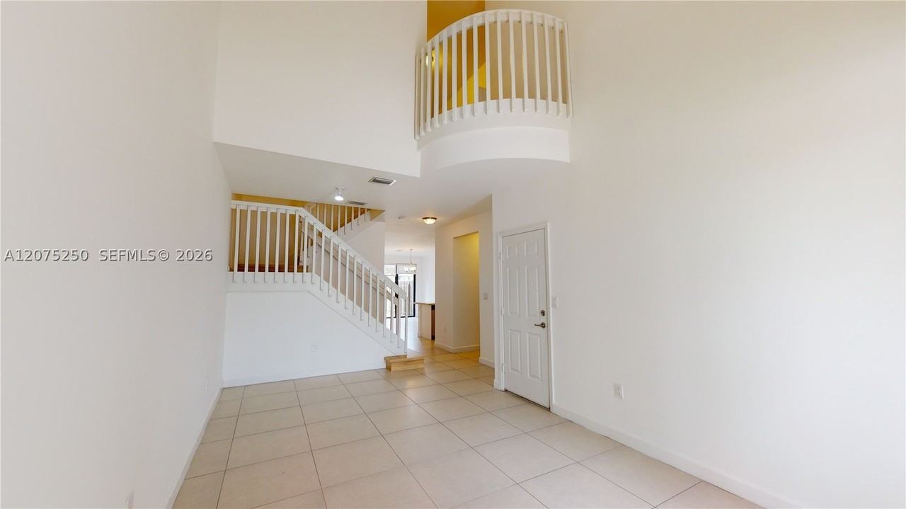 10428 Nw 61st St - Photo 2 of 50