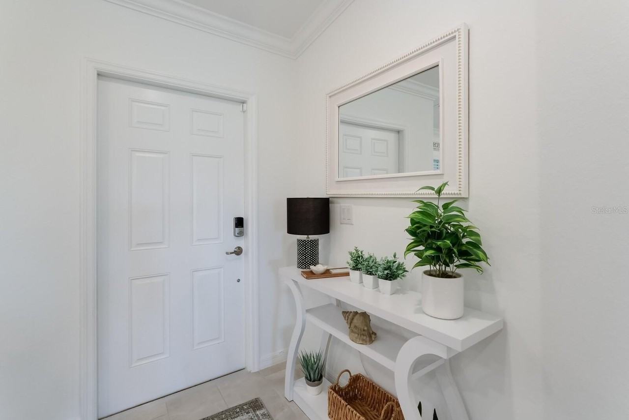 5721 Palmer Cir #201 - Photo 3 of 50