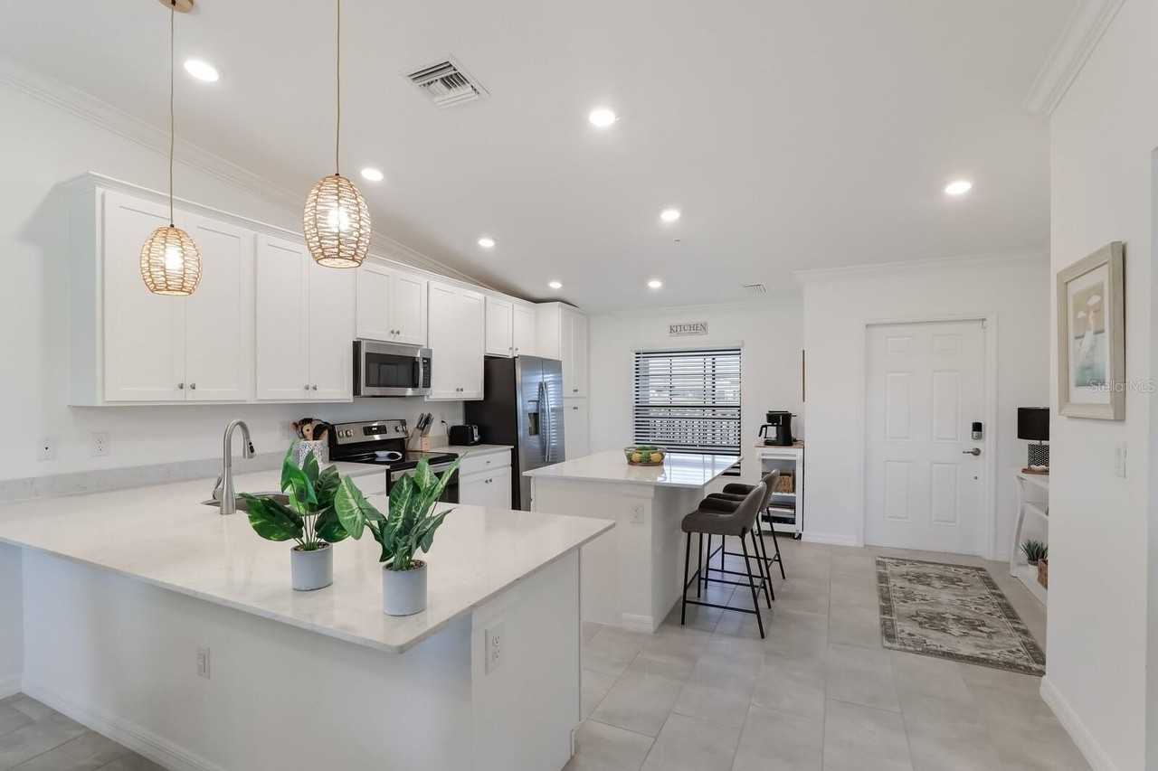 5721 Palmer Cir #201 - Photo 7 of 50