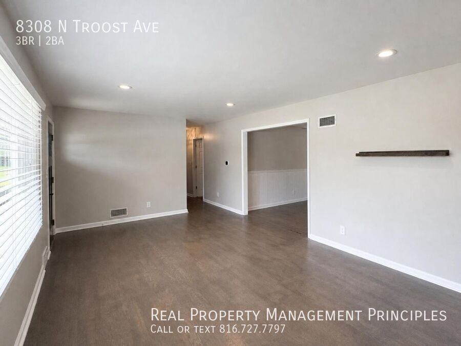 8308 N Troost Ave - Photo 3 of 26