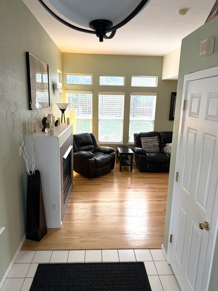 803 Union St - Photo 3 of 18