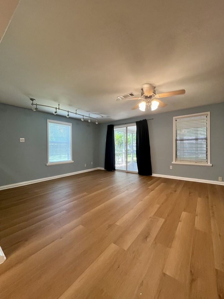 6502 Nw 27th St - Photo 6 of 23