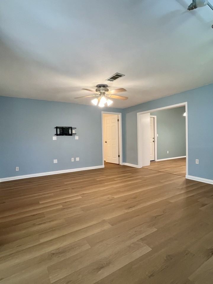6502 Nw 27th St - Photo 7 of 23