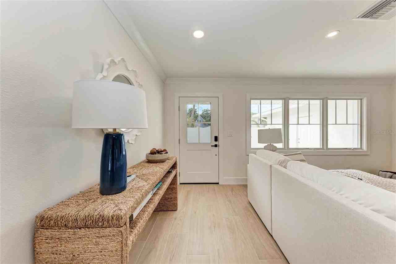 431 Island Cir - Photo 7 of 50