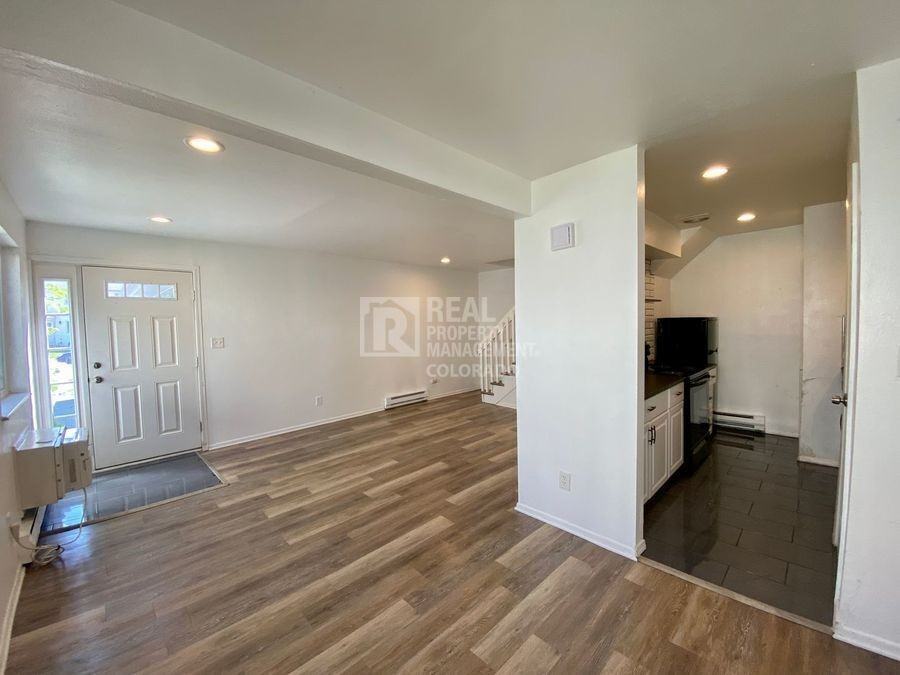 322 21st Ave #C - Photo 4 of 18