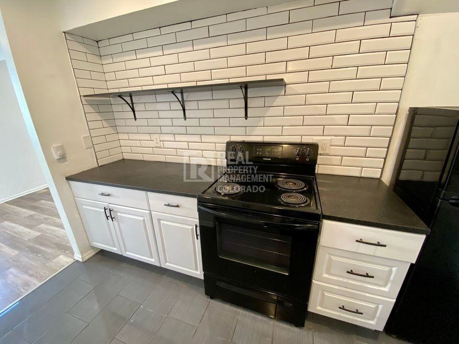 322 21st Ave #C - Photo 5 of 18