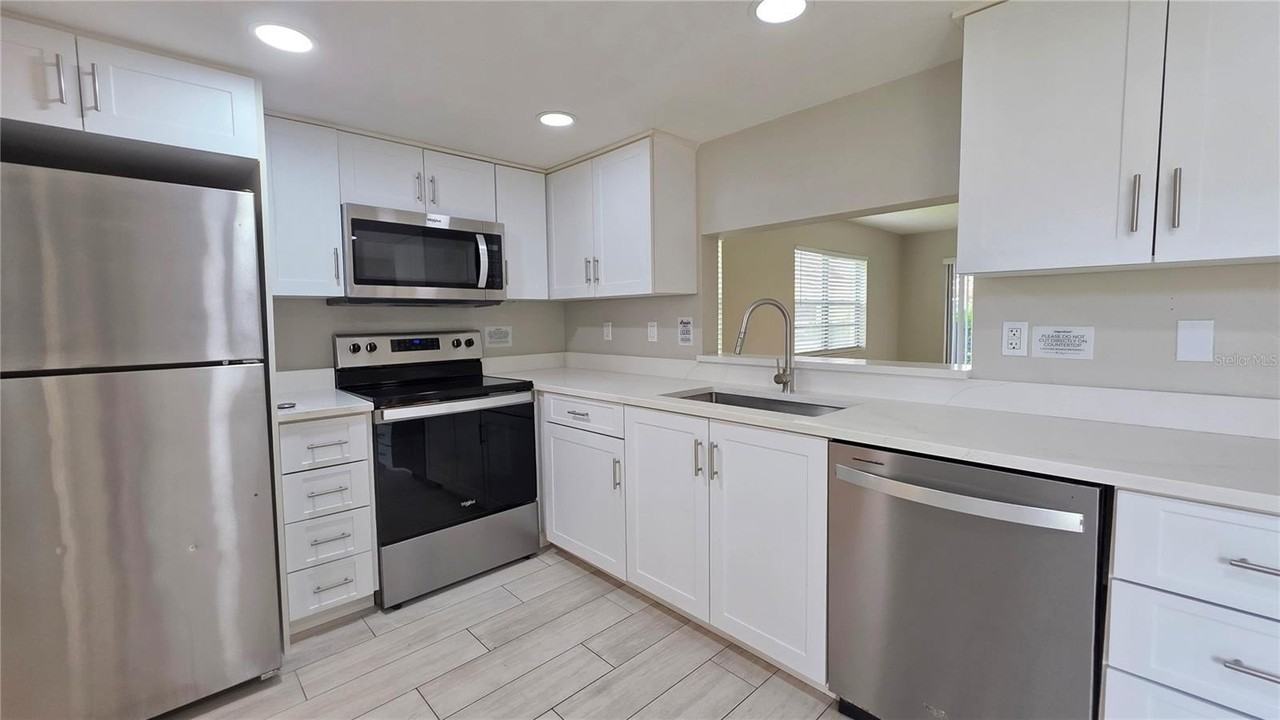 2515 Bayshore Gardens Pkwy #12 - Photo 2 of 17