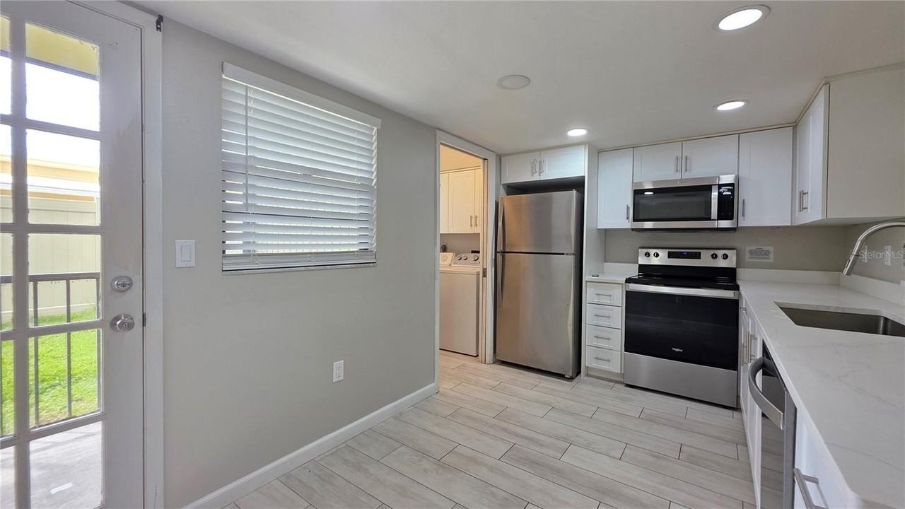 2515 Bayshore Gardens Pkwy #12 - Photo 3 of 17