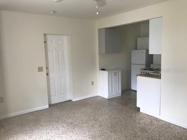 2117 Bay St #2 - Photo 6 of 9