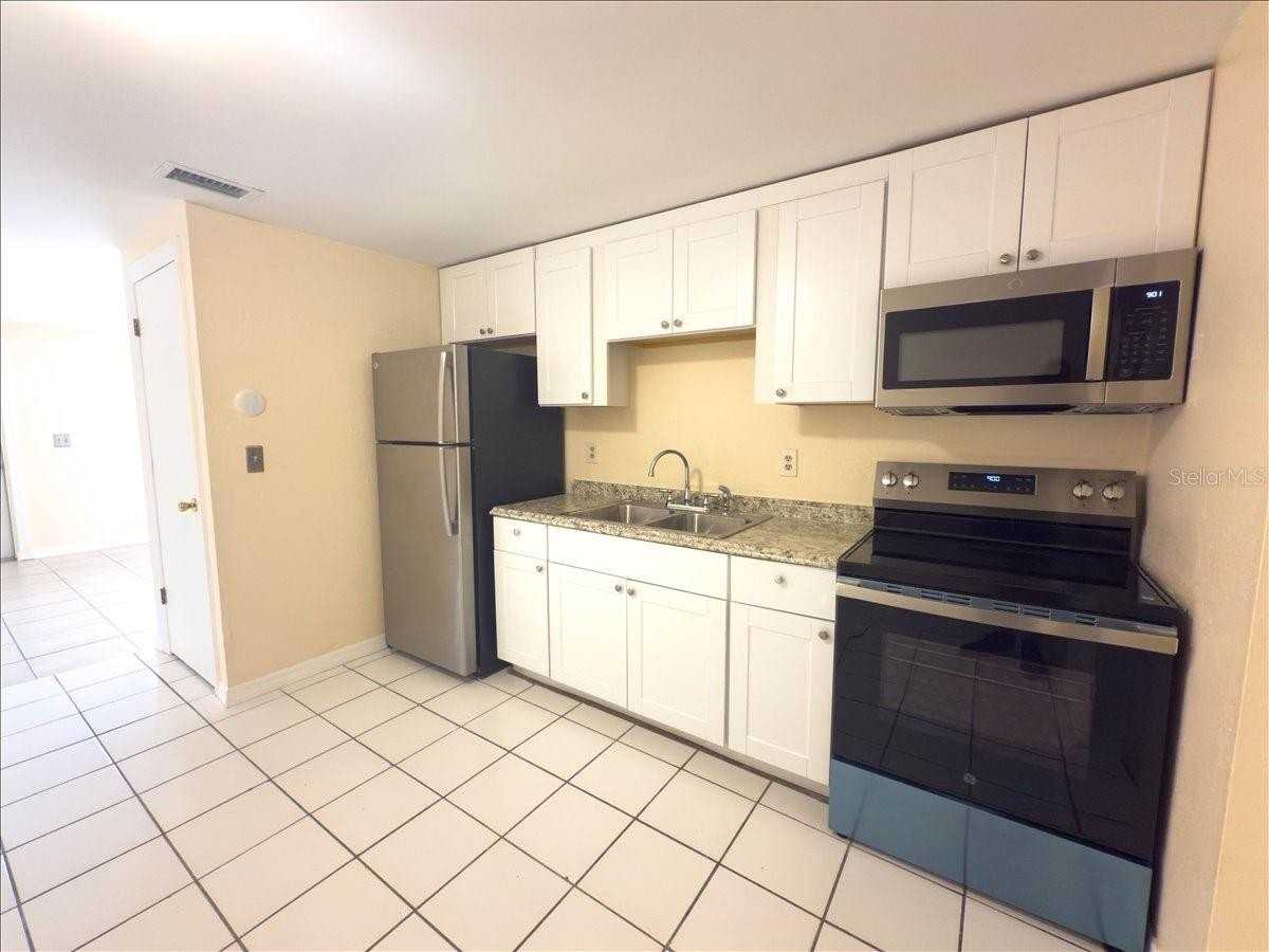 11432 Poplin Ave #A - Photo 7 of 14