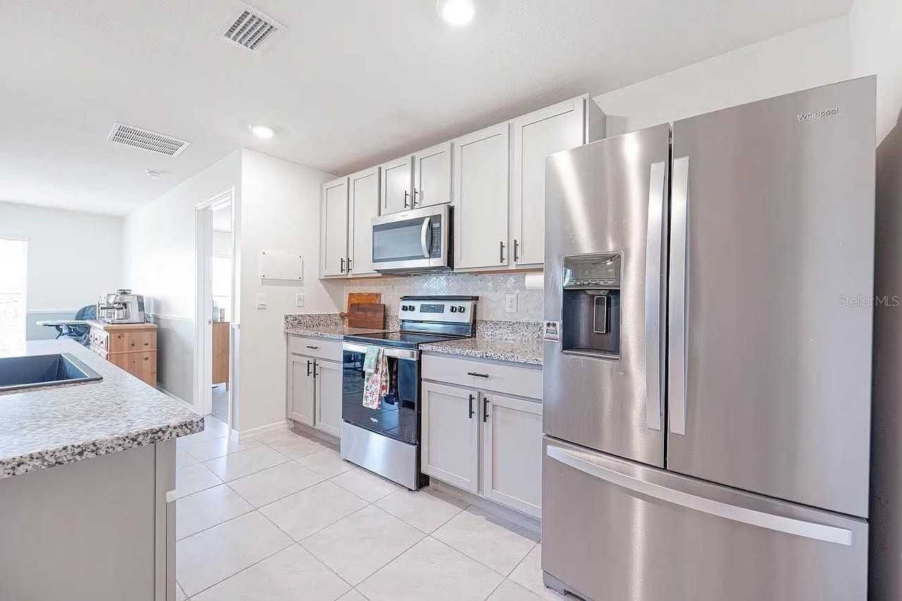 8574 Triumph Cir - Photo 3 of 16