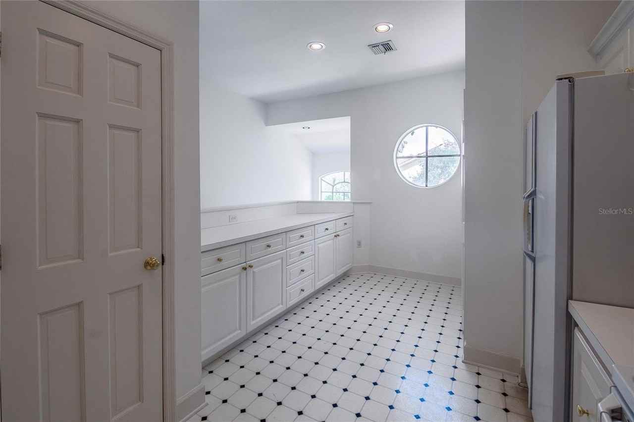 447 Enclave Pl #447 - Photo 6 of 34
