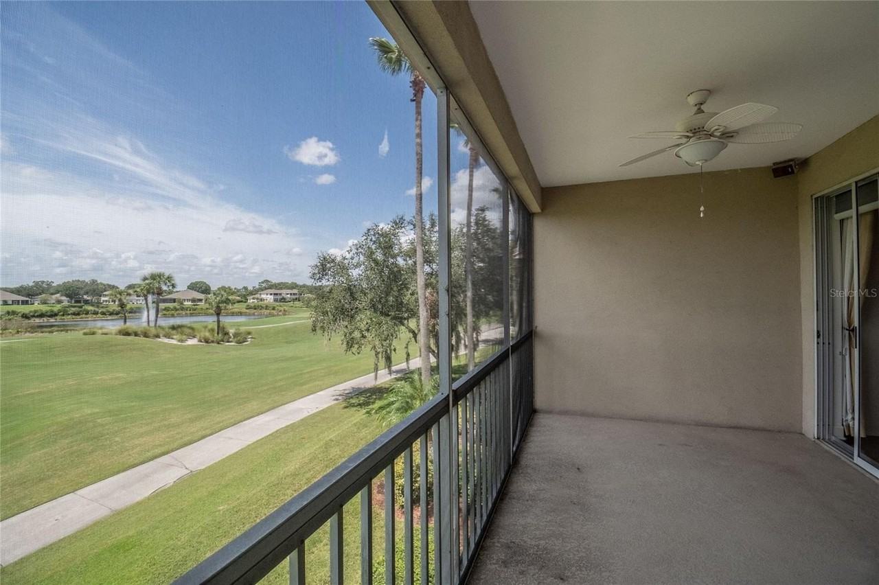 447 Enclave Pl #447 - Photo 7 of 34