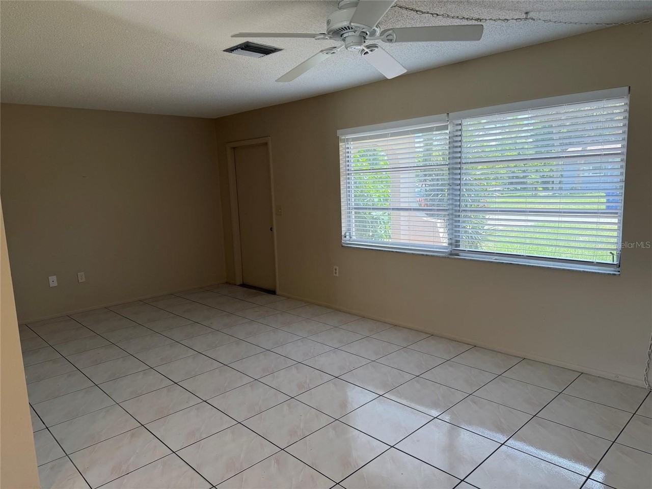 5964 Diana Rd - Photo 4 of 21