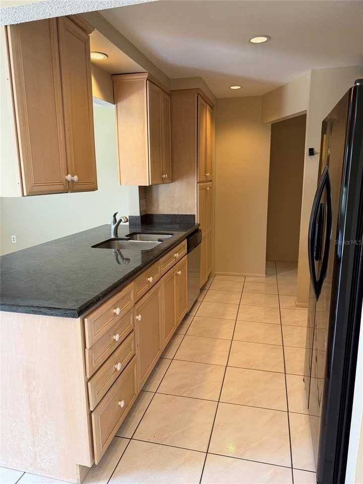 5964 Diana Rd - Photo 7 of 21