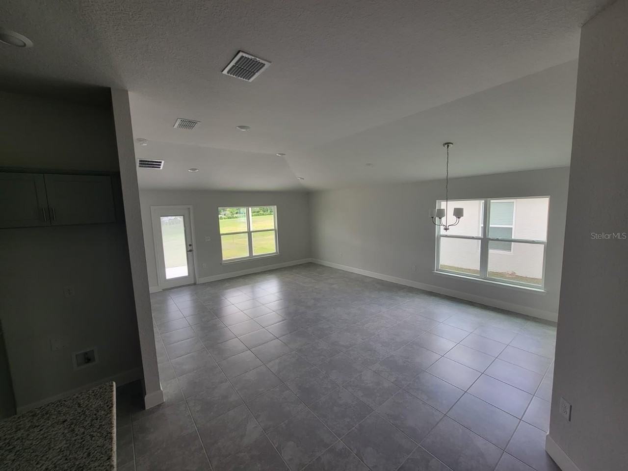 2170 Nw 23rd Loop - Photo 3 of 19