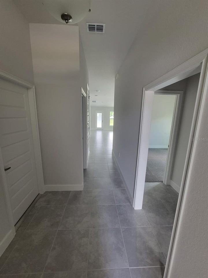 2170 Nw 23rd Loop - Photo 5 of 19