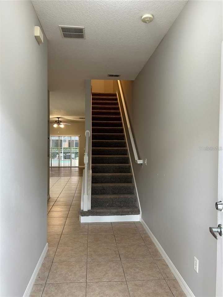 1705 Retreat Cir - Photo 4 of 25