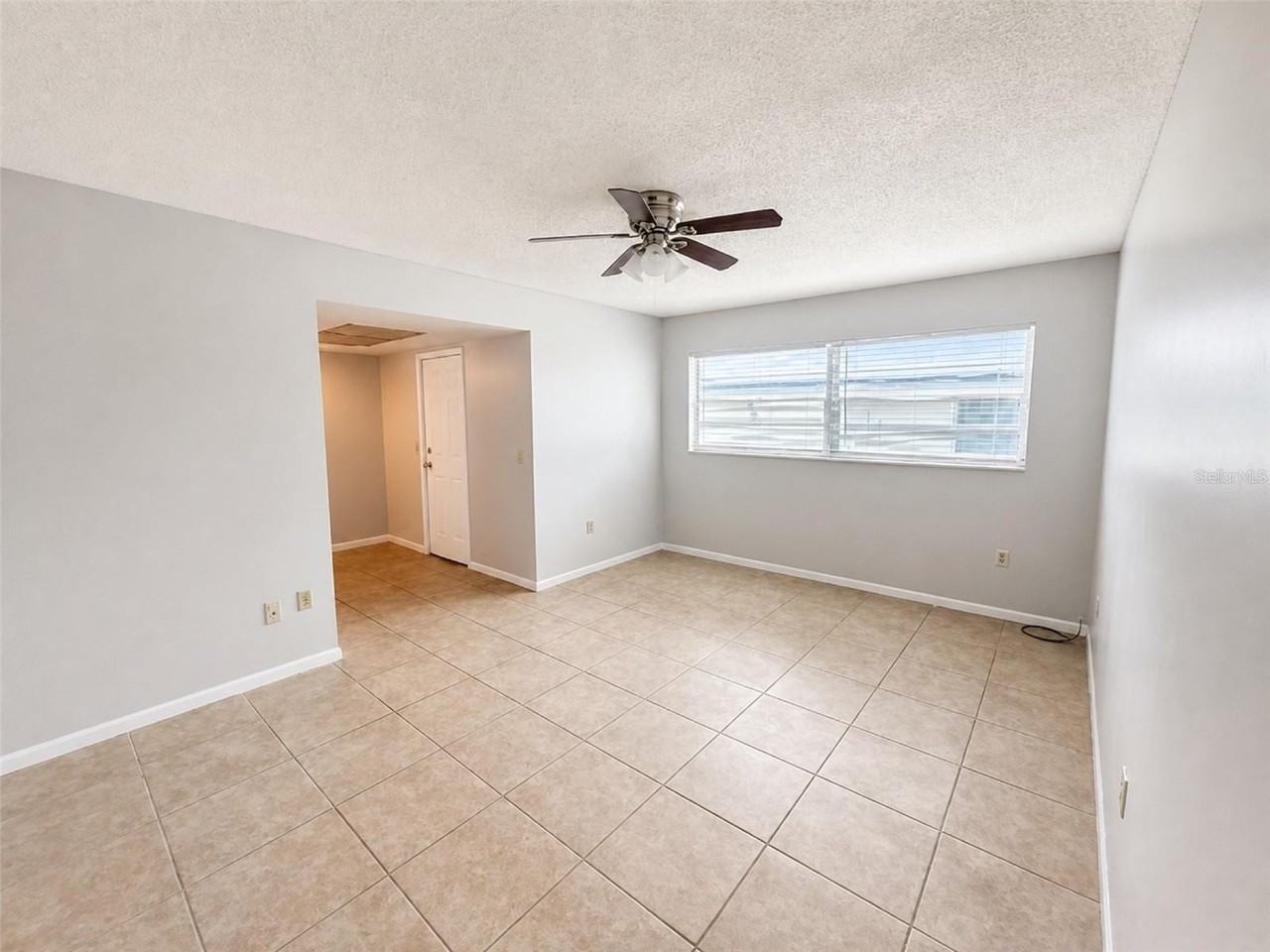 621 Ashberry Ln - Photo 5 of 12