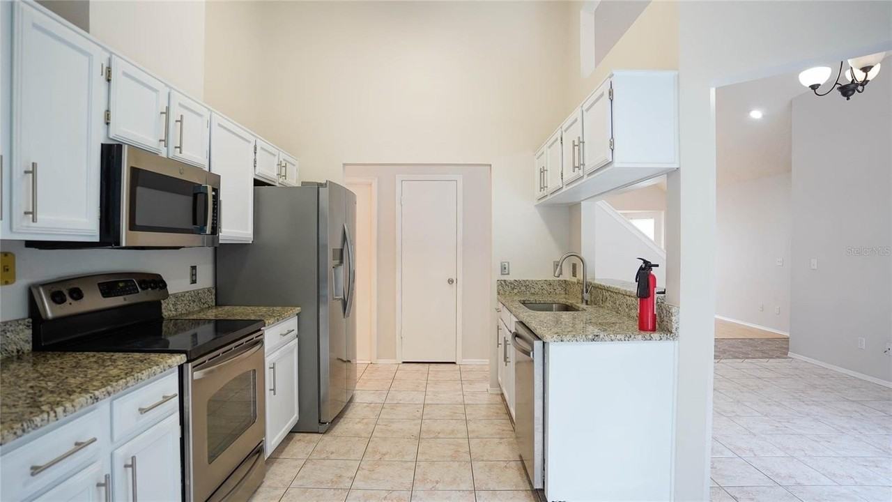 4501 Bridgeton Ln - Photo 2 of 20