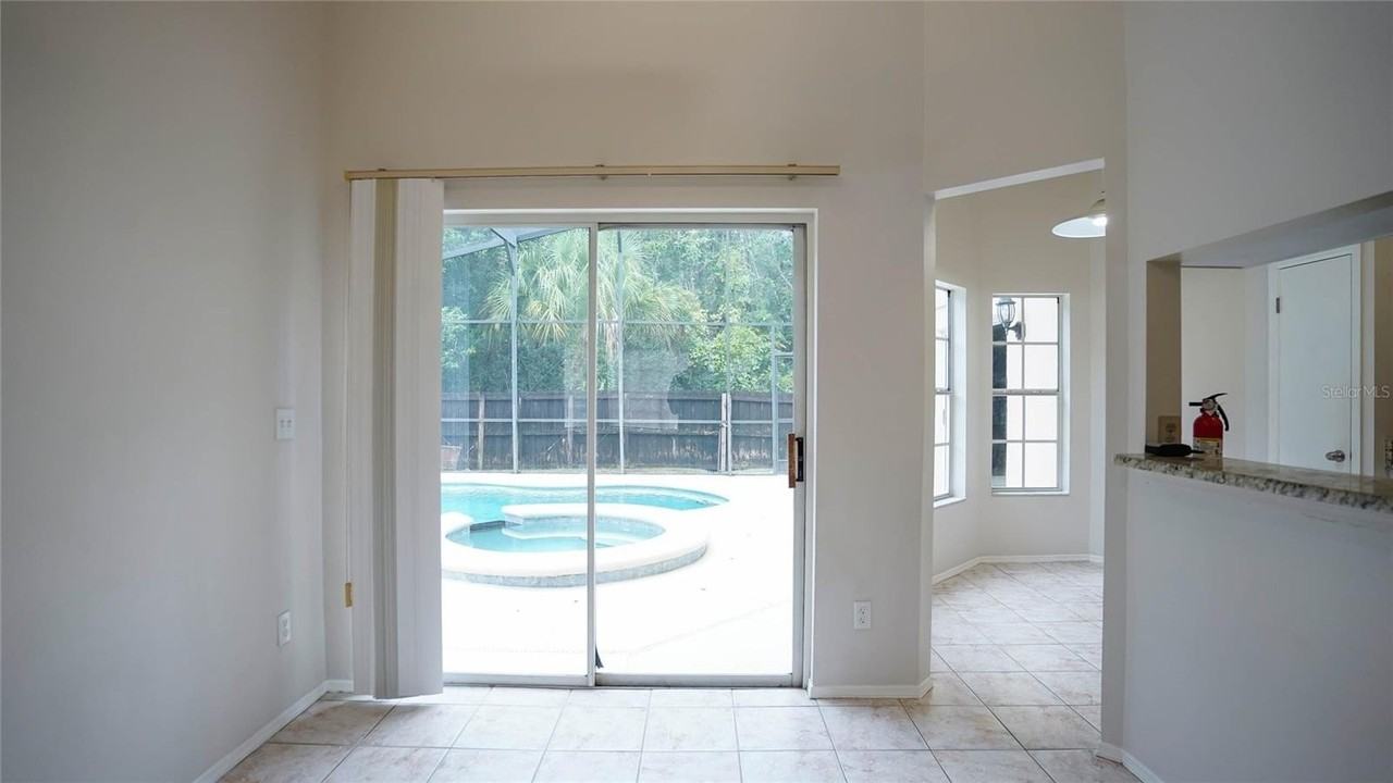 4501 Bridgeton Ln - Photo 4 of 20