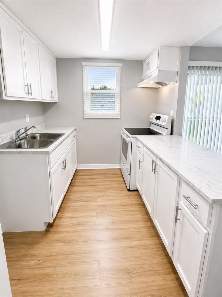 2763 L B Mcleod Rd #C - Photo 3 of 7