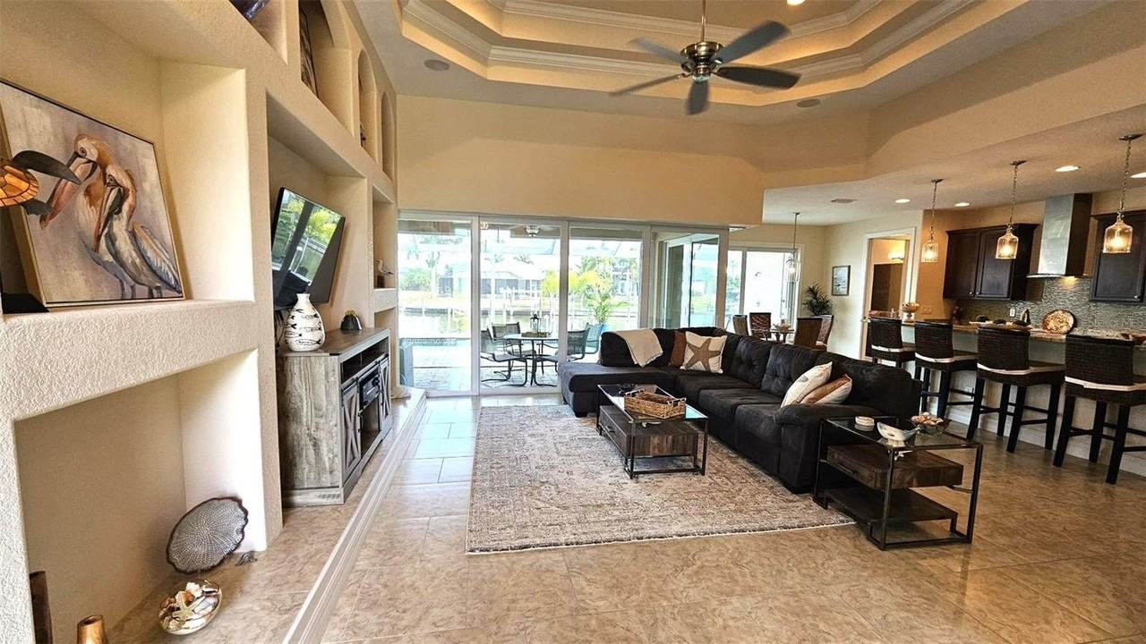 15506 Meacham Cir - Photo 4 of 50