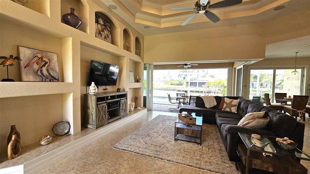 15506 Meacham Cir - Photo 6 of 50