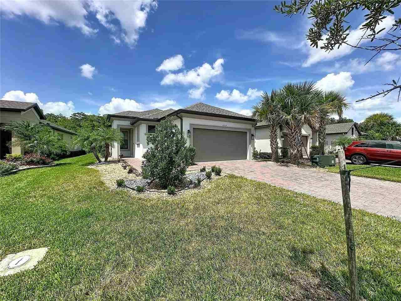 1057 Umbria Dr - Photo 3 of 44