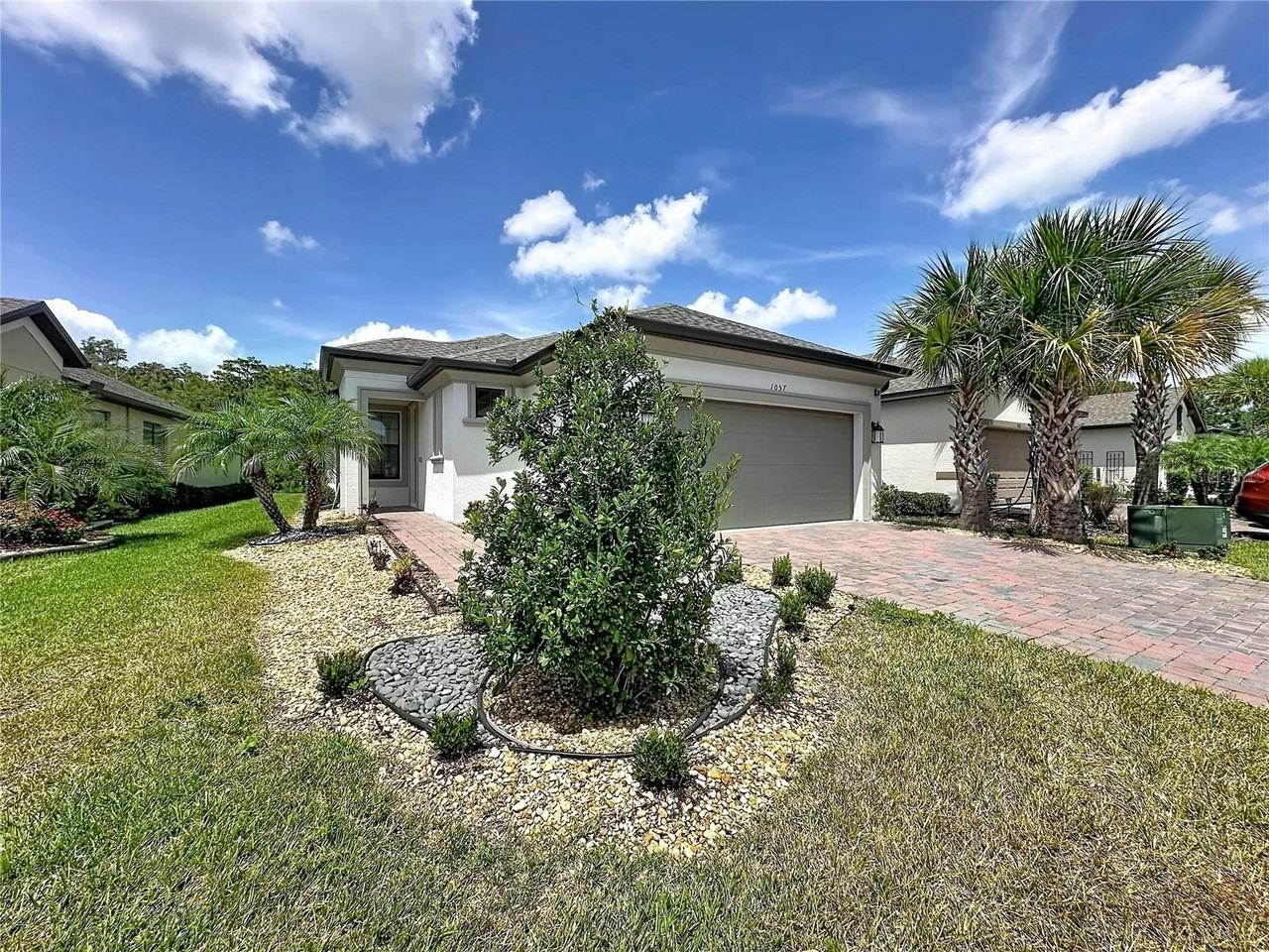 1057 Umbria Dr - Photo 4 of 44