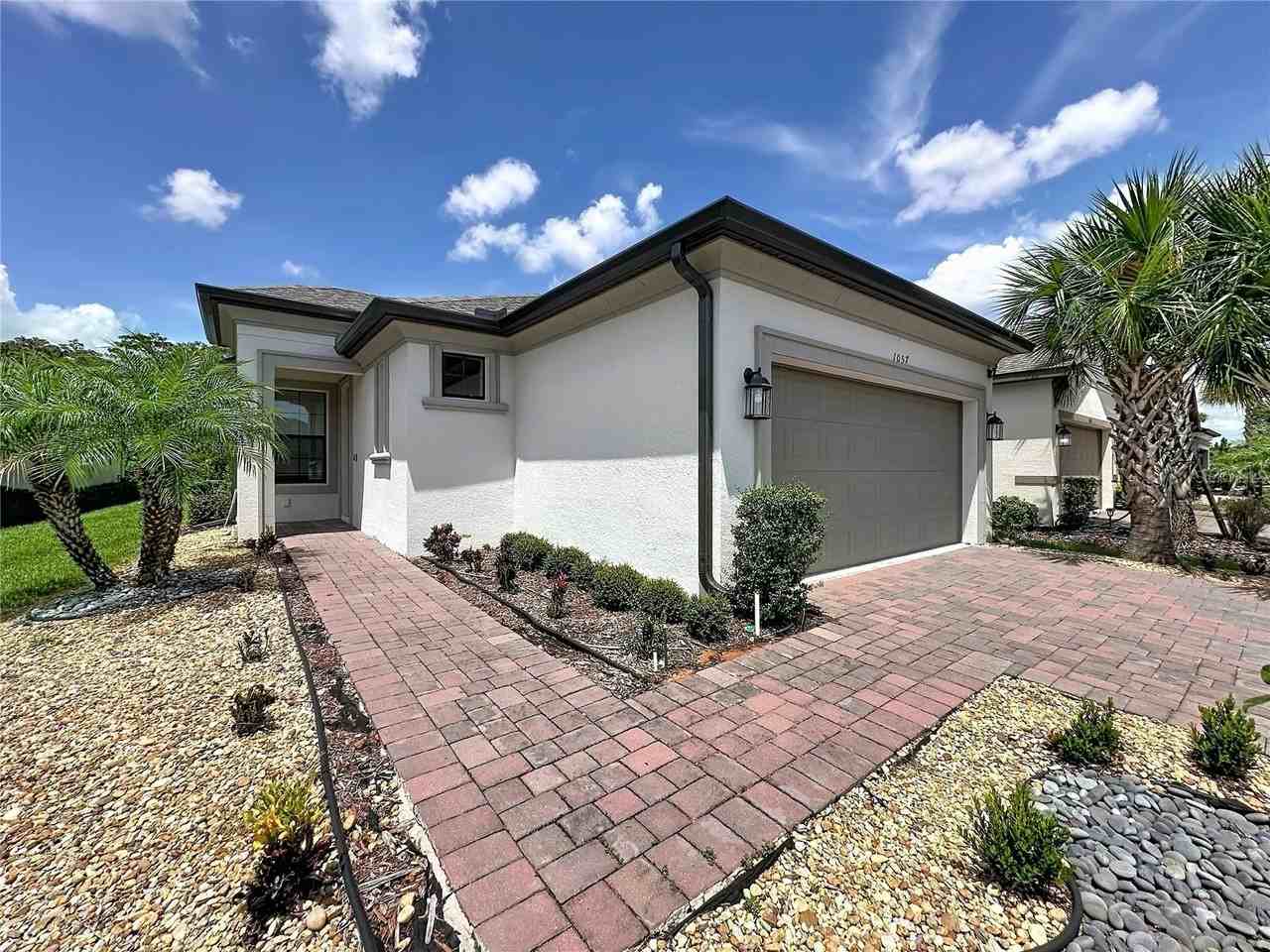 1057 Umbria Dr - Photo 5 of 44