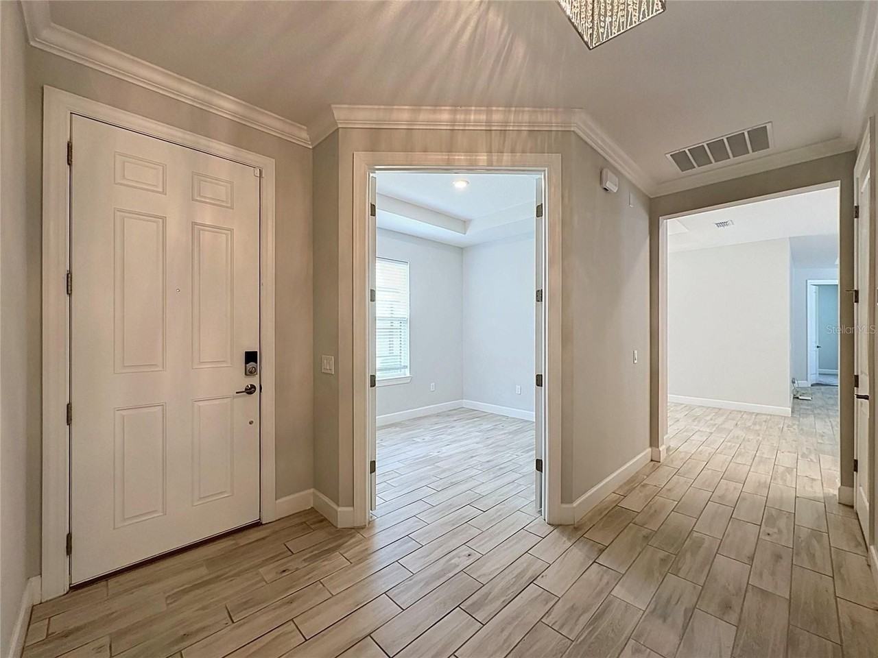 1057 Umbria Dr - Photo 6 of 44