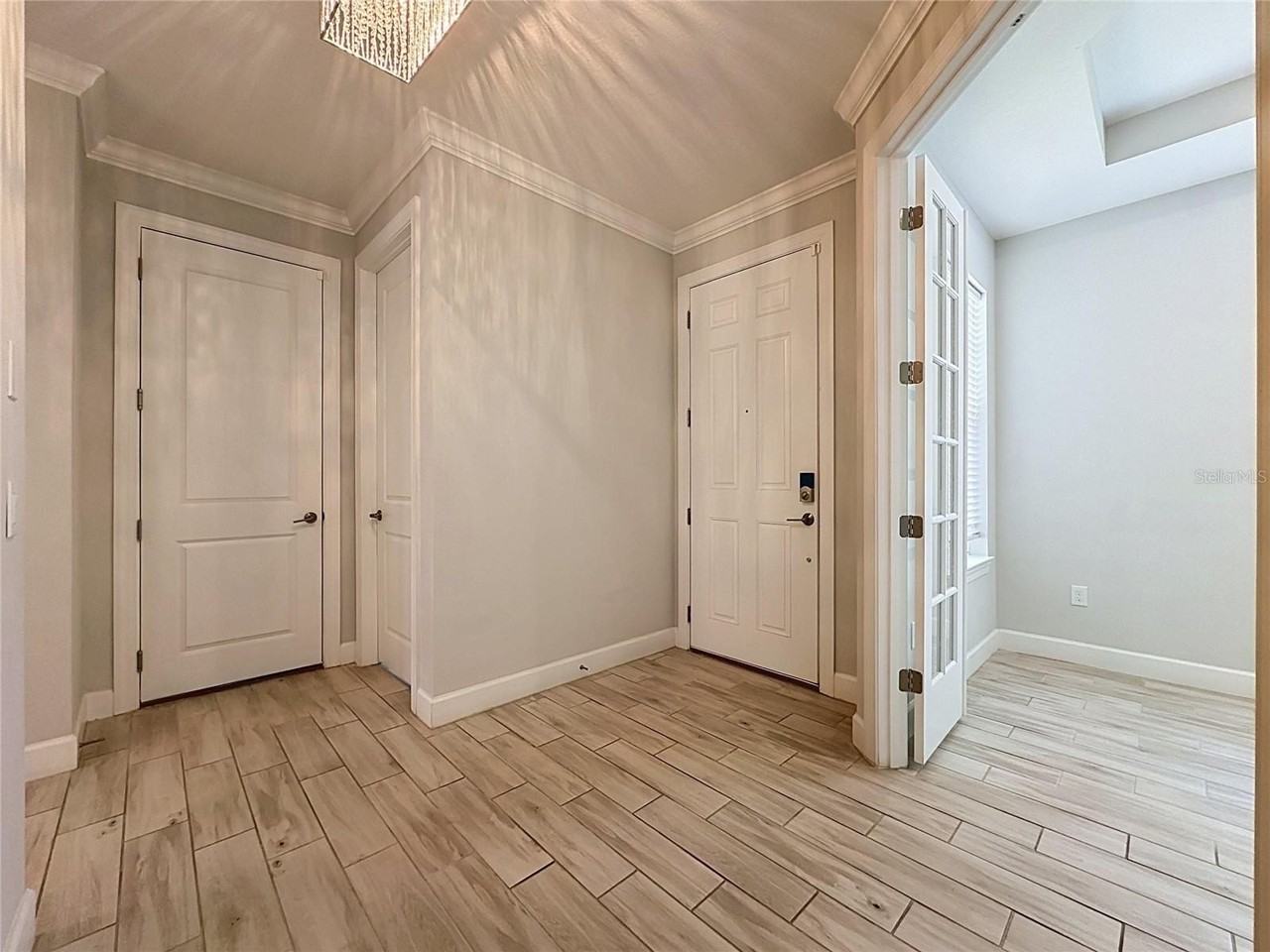1057 Umbria Dr - Photo 7 of 44