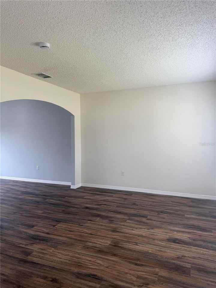 401 Mallard Way - Photo 4 of 27
