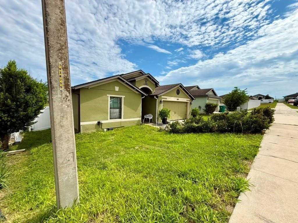 1609 Steely Dr - Photo 4 of 23