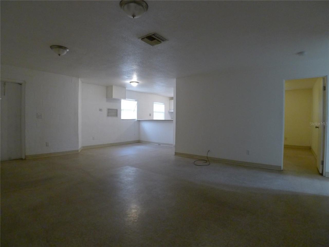 3420 N 55th St #B - Photo 4 of 10