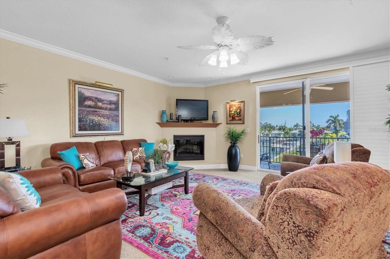 300 Capri Blvd #6 - Photo 7 of 50