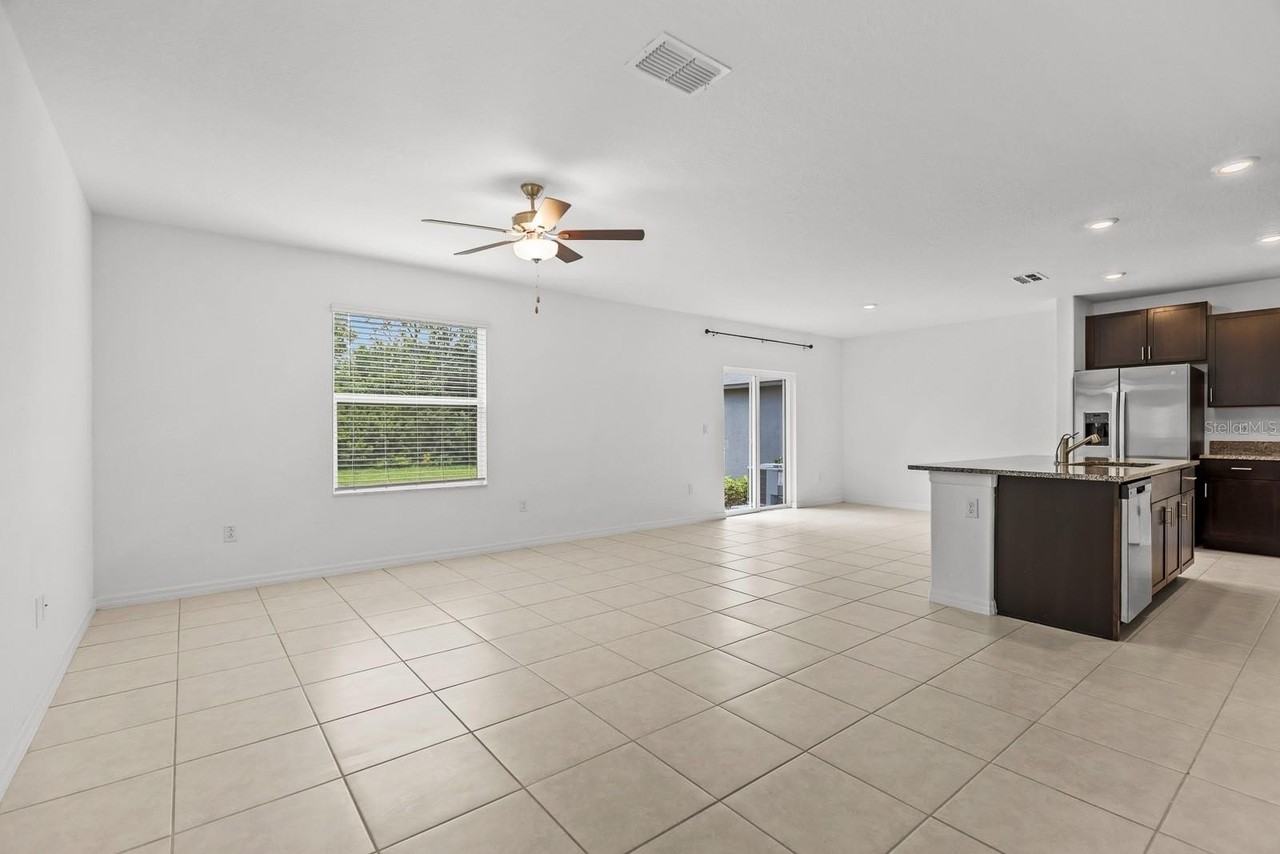 5552 Blue Azure Dr - Photo 5 of 31
