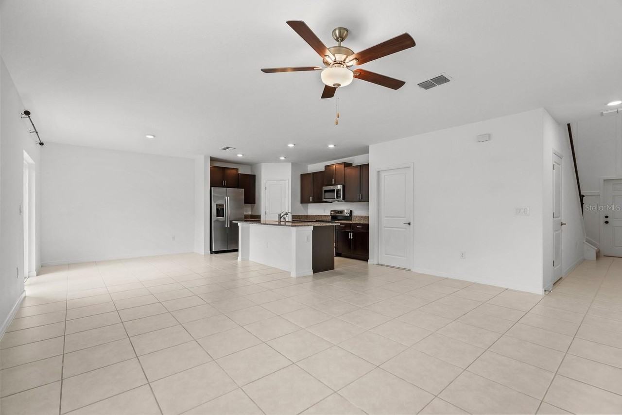 5552 Blue Azure Dr - Photo 6 of 31