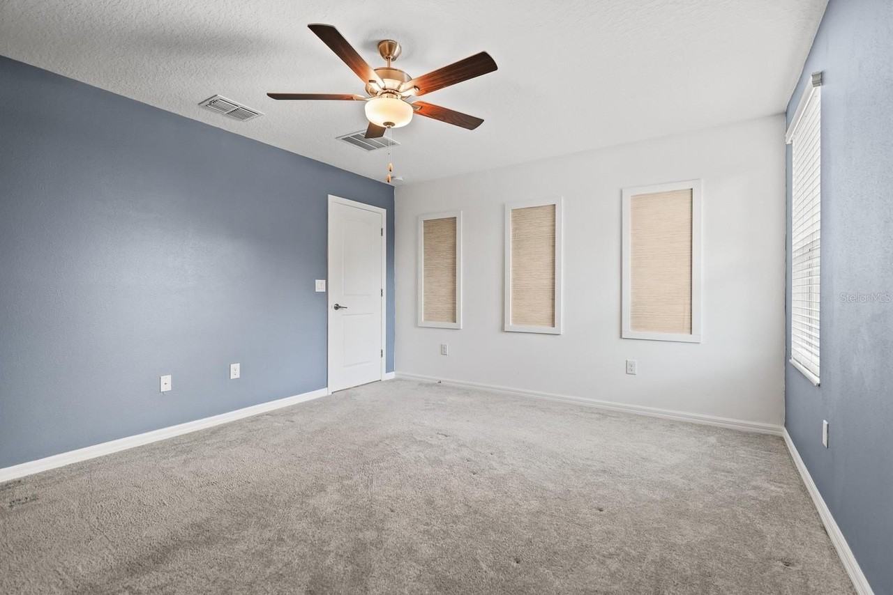 5552 Blue Azure Dr - Photo 3 of 31
