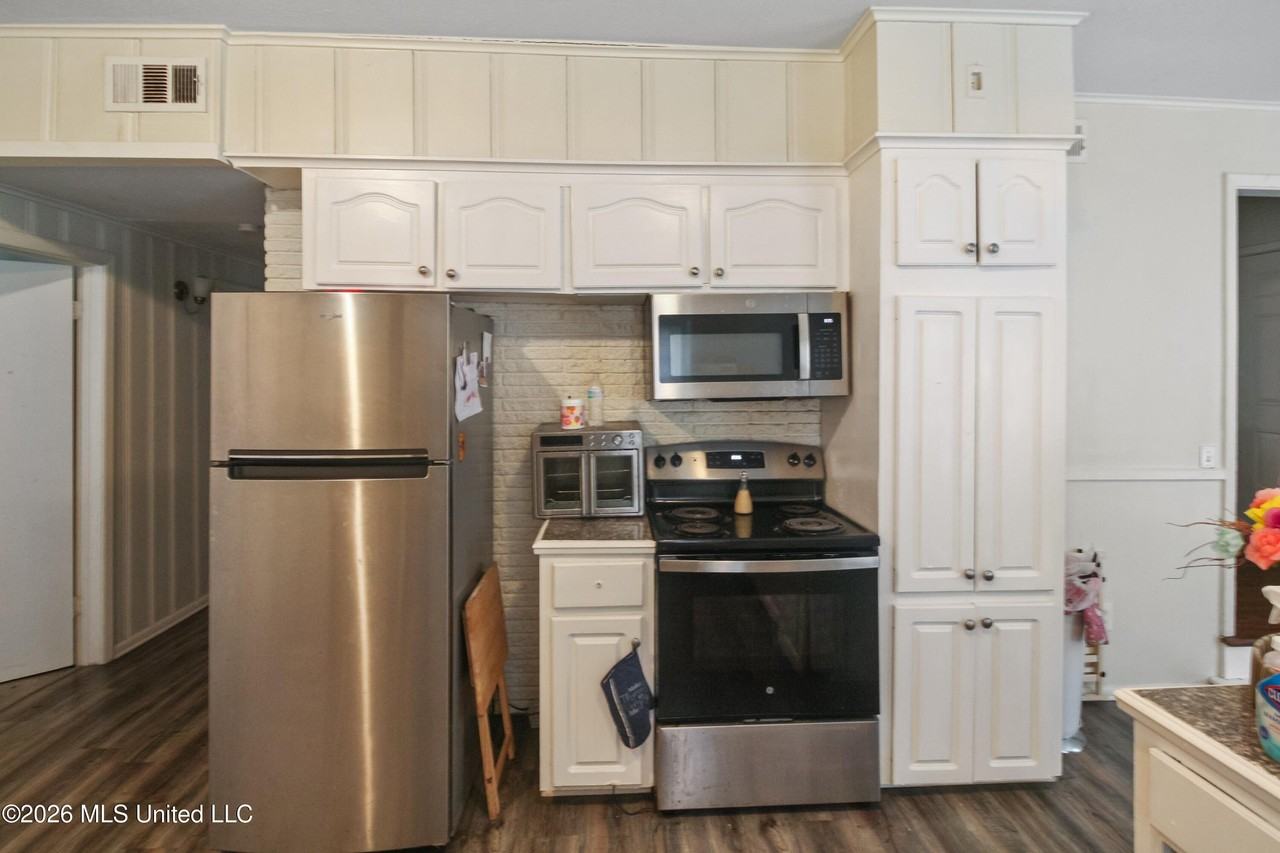 408 Northside Cir - Photo 5 of 15