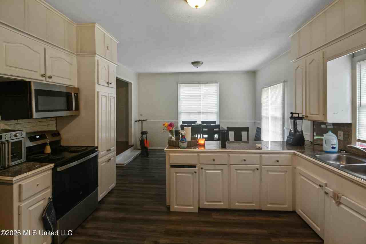 408 Northside Cir - Photo 6 of 15