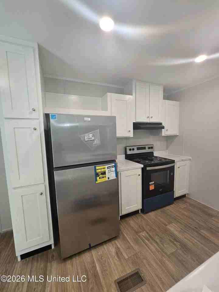 140 Saint Paul Rd - Photo 3 of 10