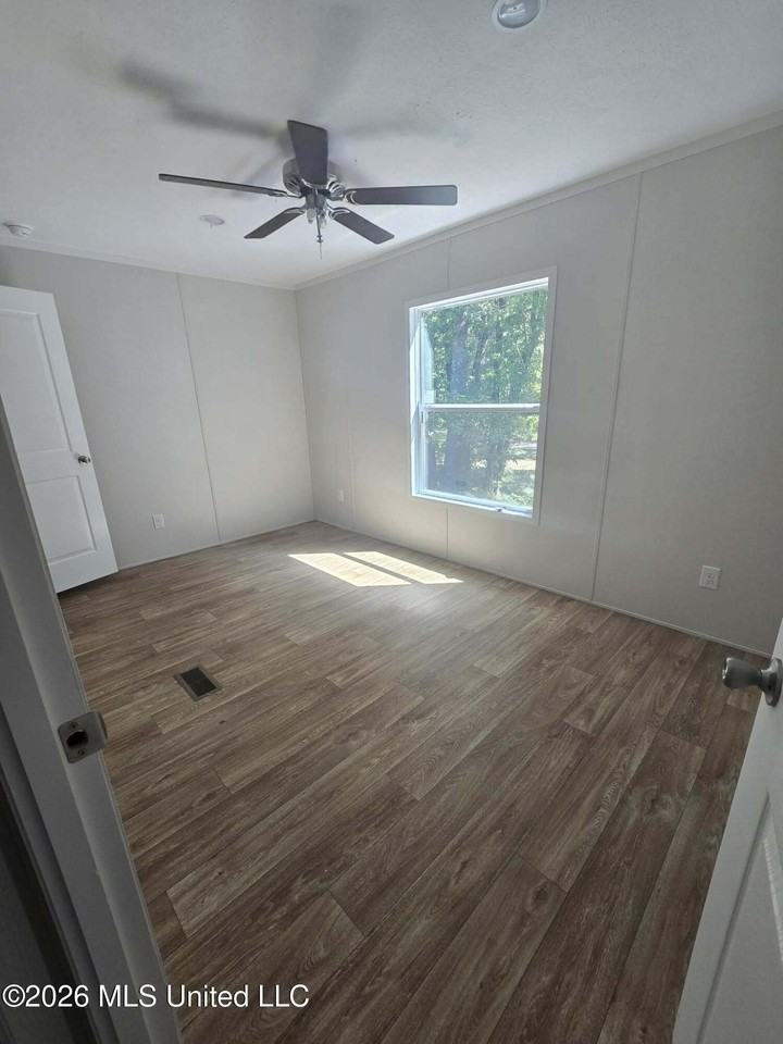 140 Saint Paul Rd - Photo 4 of 10
