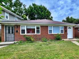 621 N Oxford St - Photo 1 of 1