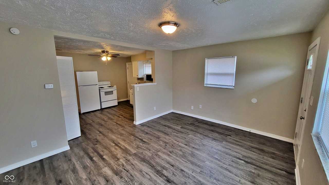 621 N Oxford St - Photo 5 of 15
