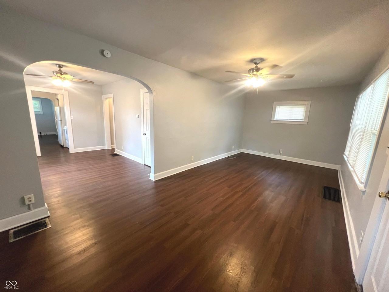 411 W 39th St - Photo 3 of 18